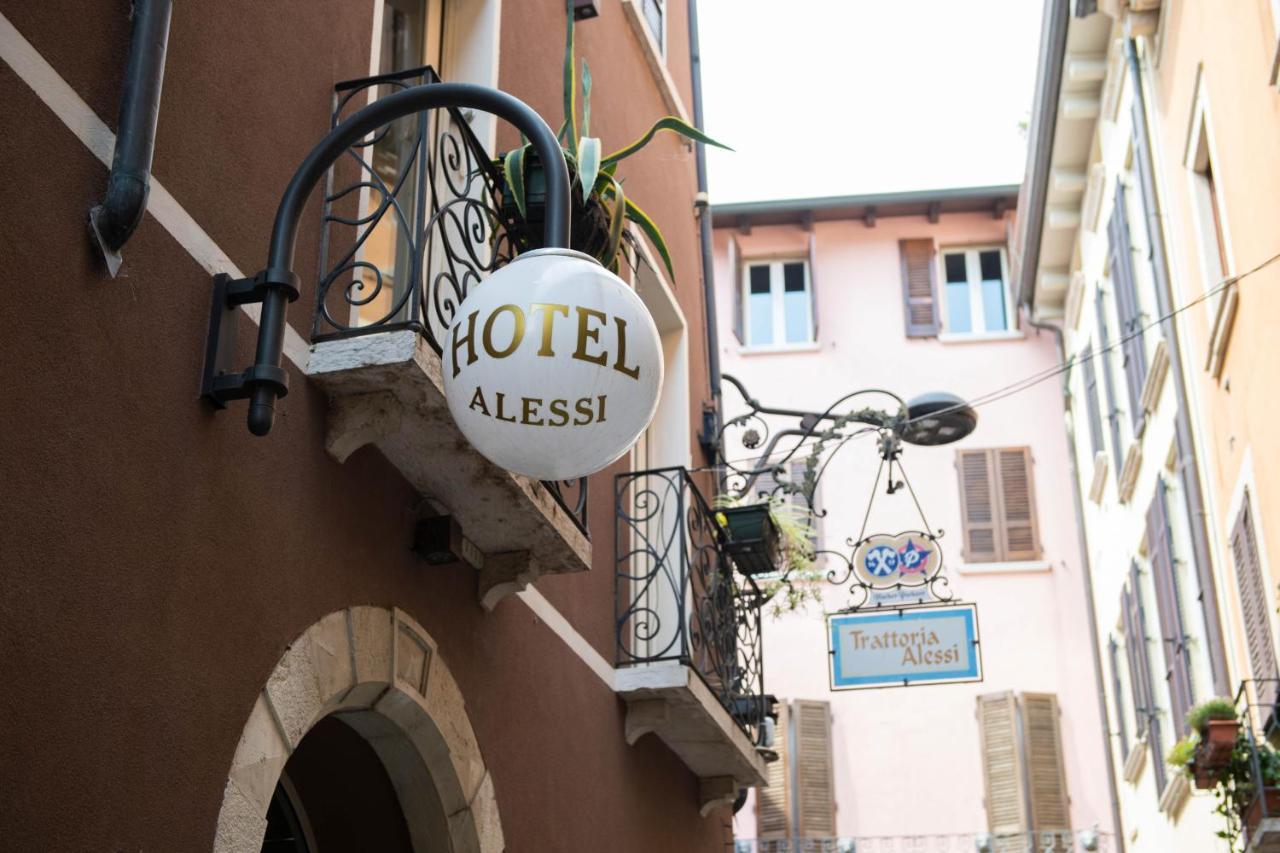 Alessi Hotel Trattoria Дезенцано-дель-Гарда Экстерьер фото